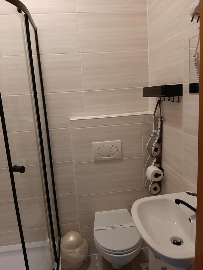 Noclegi Viktor Kalwaria Zebrzydowska Luaran gambar